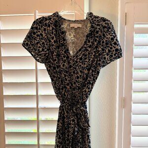 Ann Taylor Loft Flirty Dress - Medium Tall Gray Floral Elastic Waist Sash